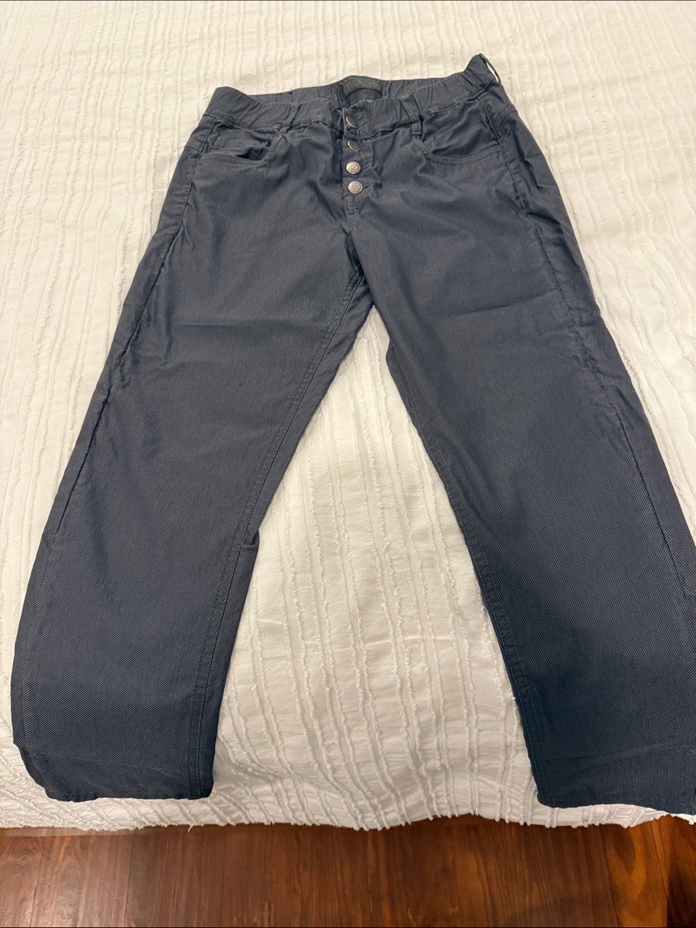 London 88 stretch grey jean. Size 12/14. Worn twice.